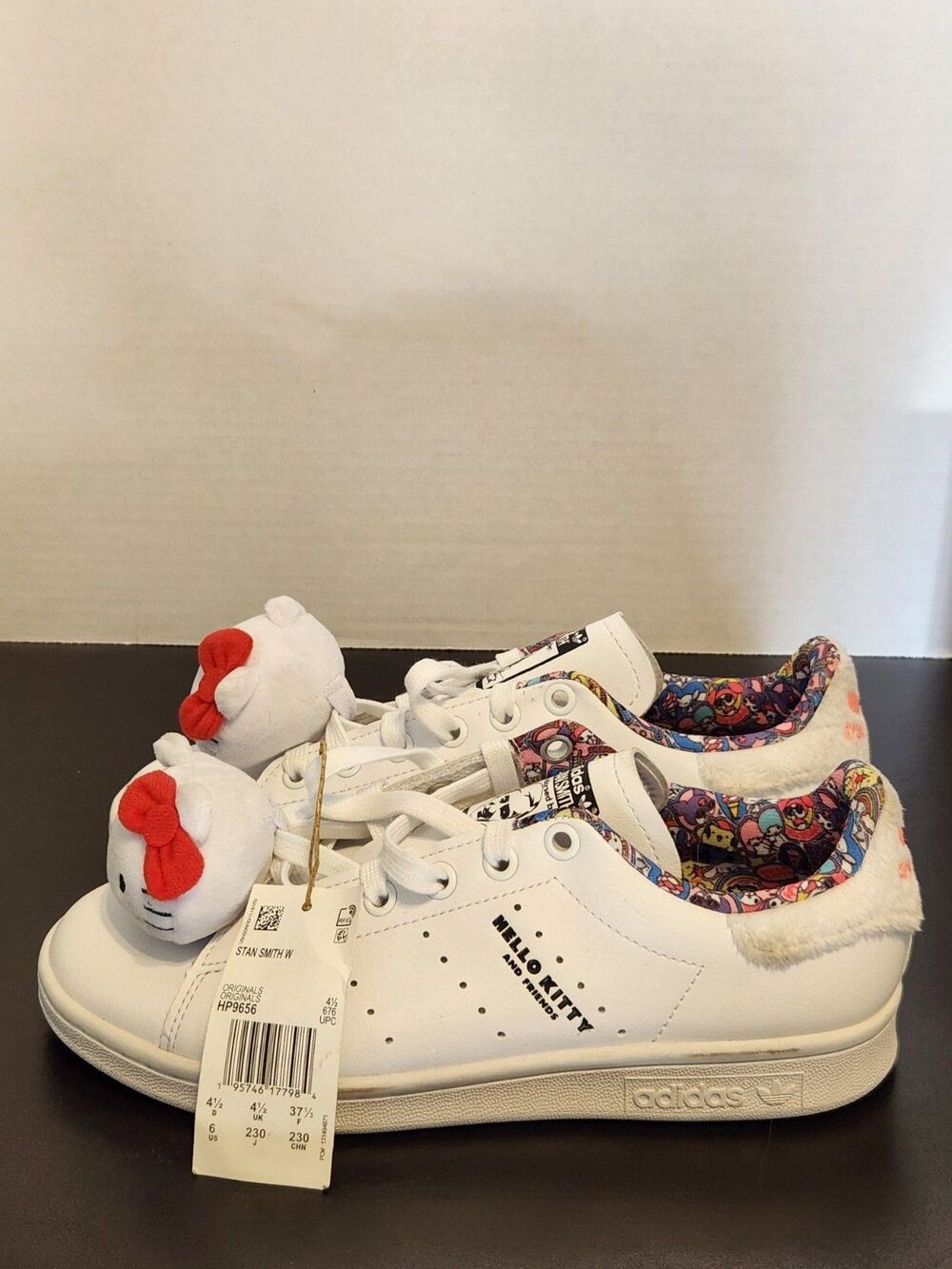 Size 6 - adidas Hello Kitty x Stan Smith Hello Kitty and Friends